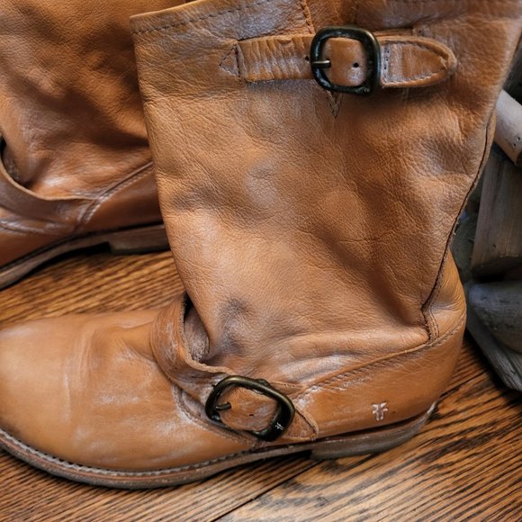 Frye Veronica boots size 7. Distressed Camel color - Picture 2 of 5